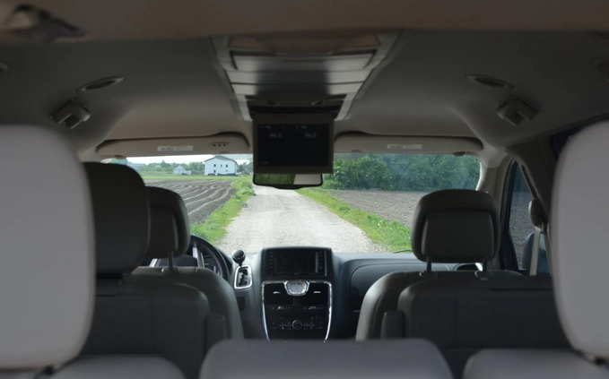 Chrysler Town &amp; Country cena 64900 przebieg: 191000, rok produkcji 2015 z Płock małe 436